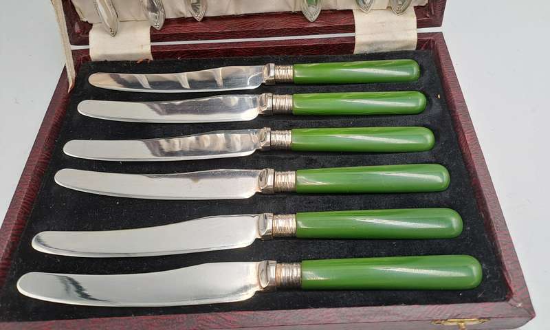 13pc Antique /Vintage EPNS Knife and spoon set with tongs-Green Bakelite Handle's -Boxed