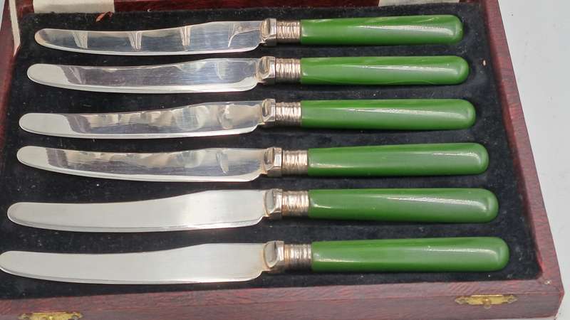 13pc Antique /Vintage EPNS Knife and spoon set with tongs-Green Bakelite Handle's -Boxed