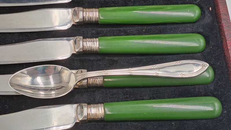 13pc Antique /Vintage EPNS Knife and spoon set with tongs-Green Bakelite Handle's -Boxed
