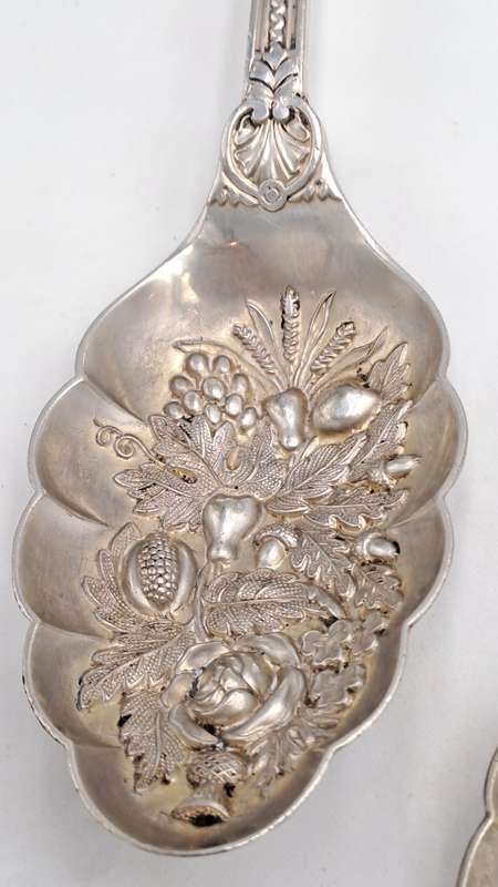 Circa 1878 Victorian Berry Silver Plate Serving Spoons 23,7cm  UK -