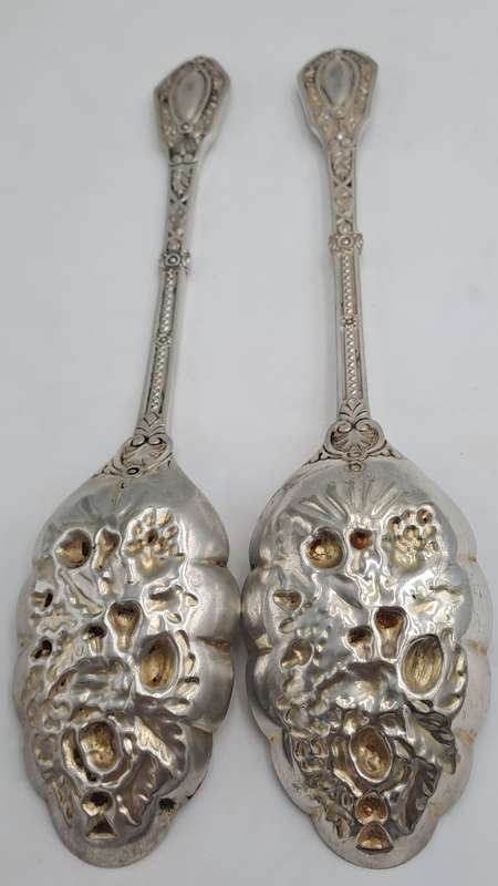 Circa 1878 Victorian Berry Silver Plate Serving Spoons 23,7cm  UK -