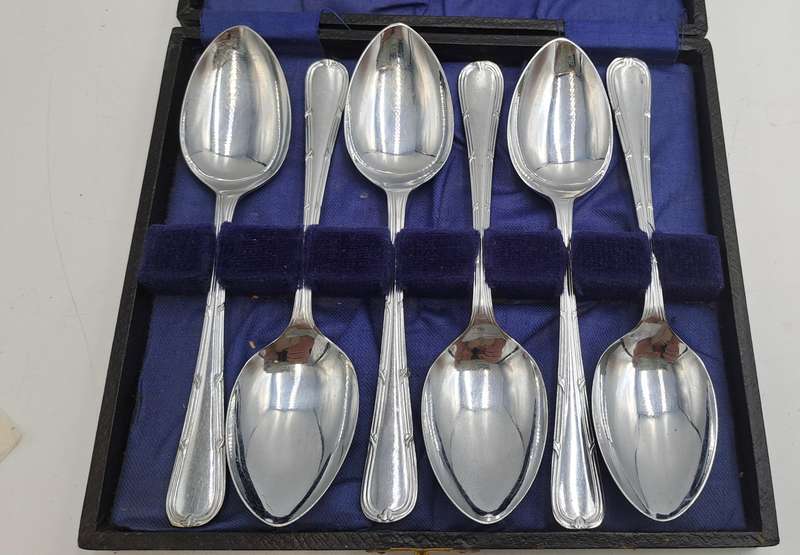 6 Vintage Chrome Plated Teaspoons -Boxed