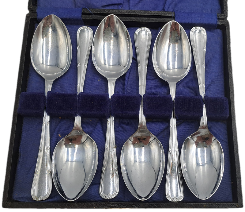6 Vintage Chrome Plated Teaspoons -Boxed