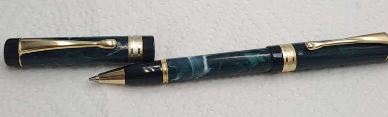 Vintage German pen Gift set, Iradium nib fountain pen and 2 pens ink is dry-in Box