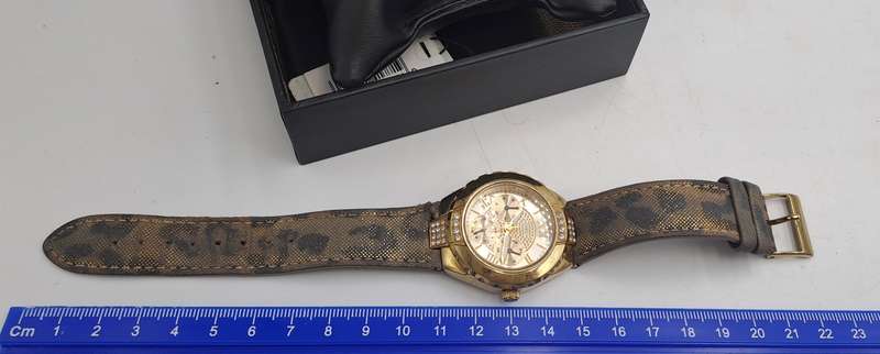 Pre-Owned -Ladies Guess Quartz watch- Boxed - Working -Japan Movement