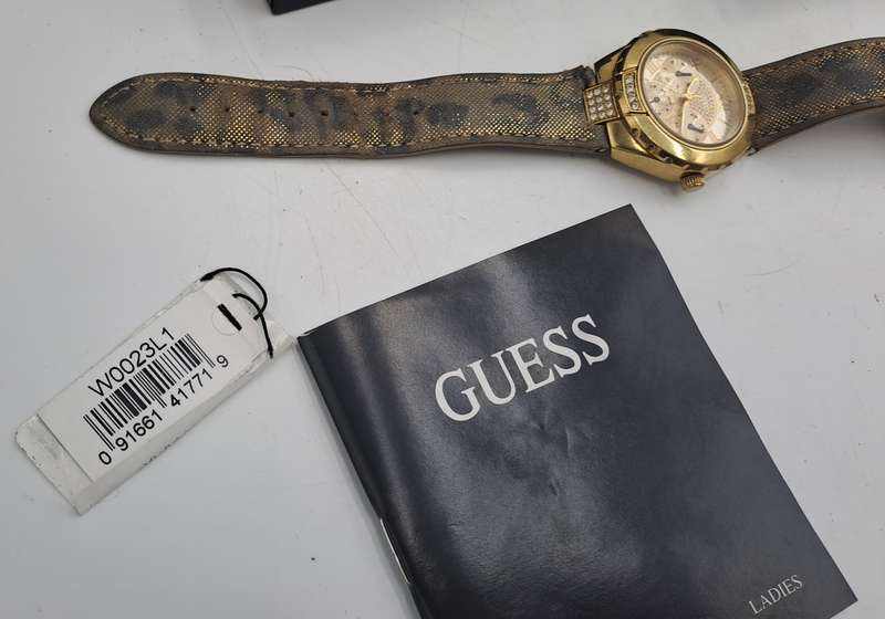 Pre-Owned -Ladies Guess Quartz watch- Boxed - Working -Japan Movement