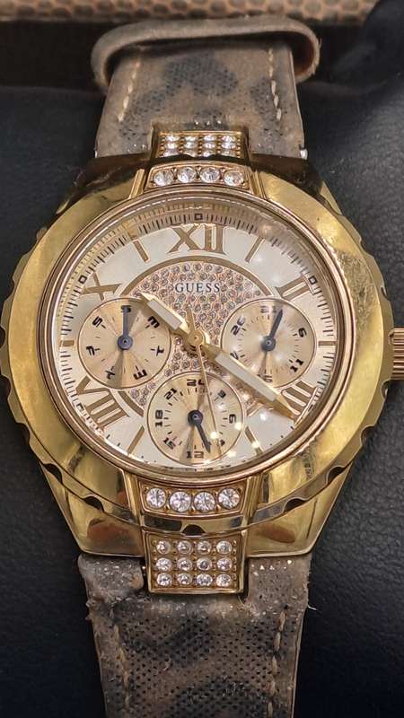 Pre-Owned -Ladies Guess Quartz watch- Boxed - Working -Japan Movement