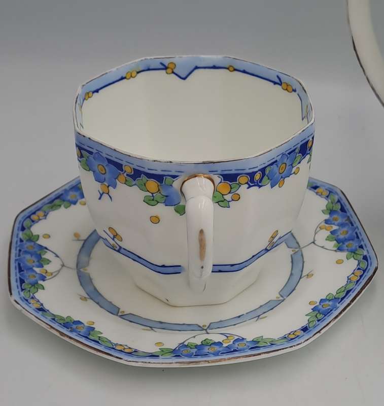 Small Royal Doulton Arvon Art Deco Teapot H3911 no 11 (Tea For One ) with one Duo