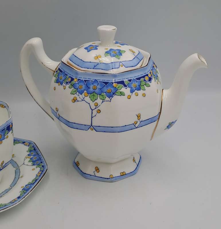 Small Royal Doulton Arvon Art Deco Teapot H3911 no 11 (Tea For One ) with one Duo