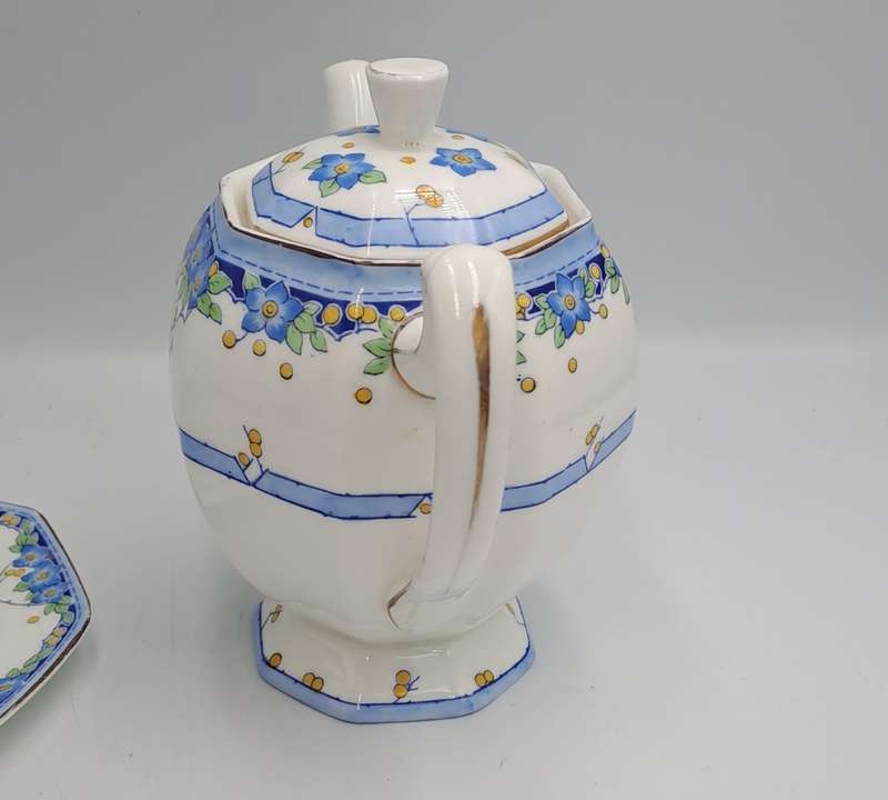 Small Royal Doulton Arvon Art Deco Teapot H3911 no 11 (Tea For One ) with one Duo