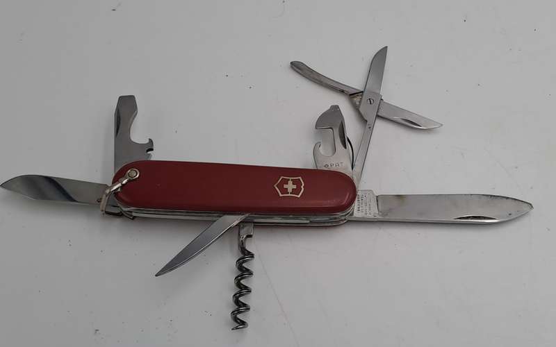 Pre-Owned Vintage Victorinox OFFICIER Army Knife Switzerland-Multitool