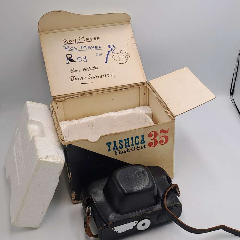 1961 Vintage Yashica Flash-O-Set 35mm Camera with Coupled View Range Finder -Leather Case and Box