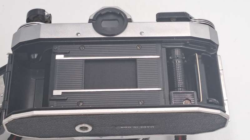 Vintage Praktica PL nova 1 35mm Camera with 1:2.8 F28mm Lens and skilight filter