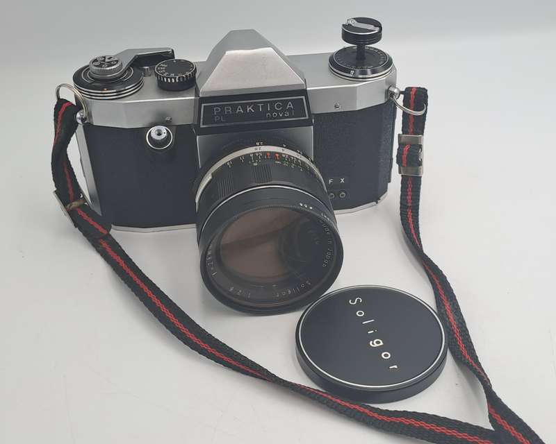 Vintage Praktica PL nova 1 35mm Camera with 1:2.8 F28mm Lens and skilight filter