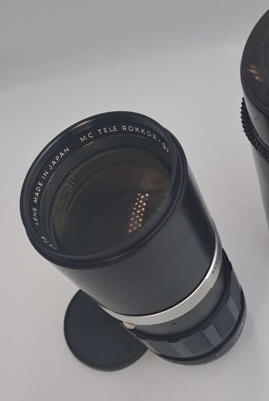 Vintage 1970 Minolta MC Tele Rokkor -QF 1:3.5 f200mm Lens in Leather Case with Caps
