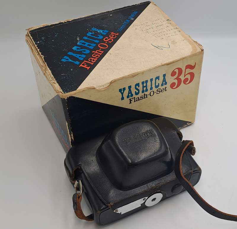 1961 Vintage Yashica Flash-O-Set 35mm Camera with Coupled View Range Finder -Leather Case and Box