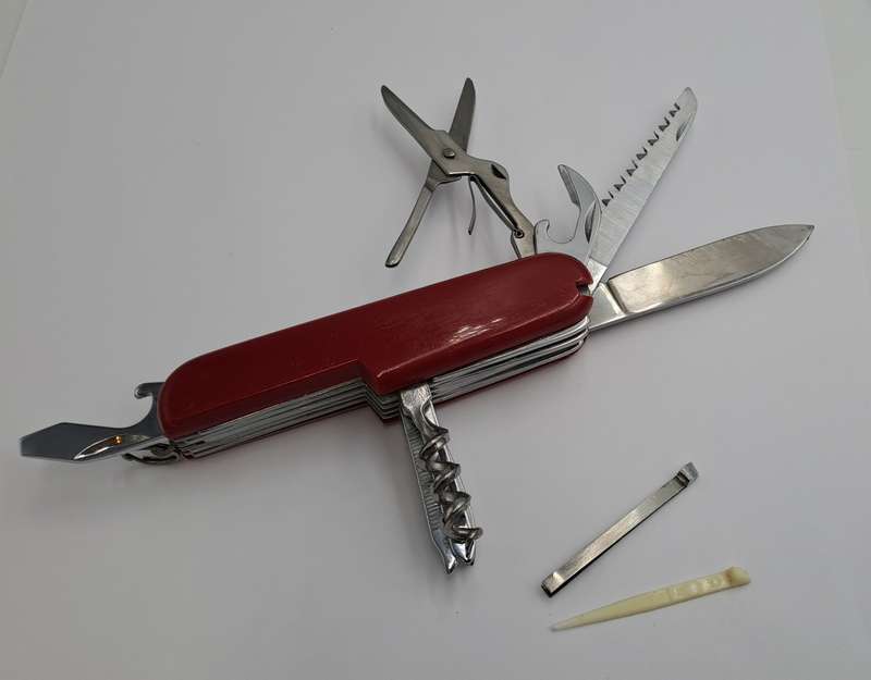 Pre-Owned Multi-Tool Pocket Knife (12 tools) with Toothpick and Tweezer Made in China