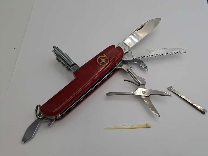Pre-Owned Multi-Tool Pocket Knife (12 tools) with Toothpick and Tweezer Made in China