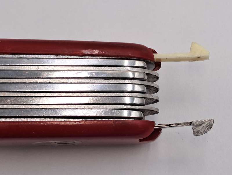 Pre-Owned Multi-Tool Pocket Knife (12 tools) with Toothpick and Tweezer Made in China