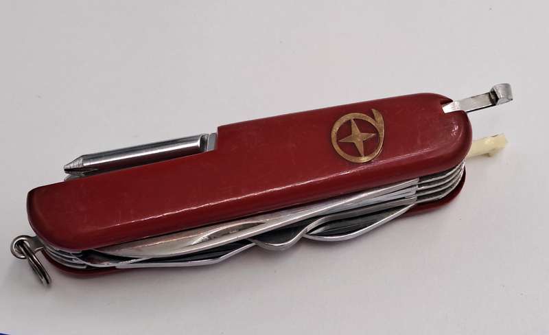 Pre-Owned Multi-Tool Pocket Knife (12 tools) with Toothpick and Tweezer Made in China