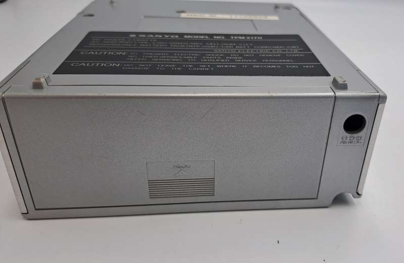 Vintage Sanyo AM/FM Quartz Clock Radio & TV Model TMP 2170 with Leather Cover