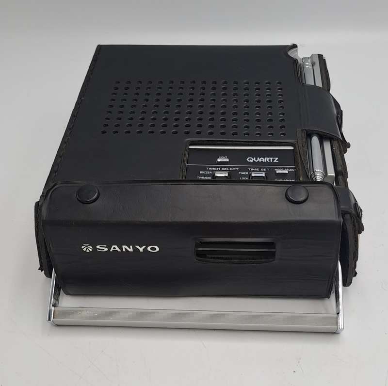 Vintage Sanyo AM/FM Quartz Clock Radio & TV Model TMP 2170 with Leather Cover