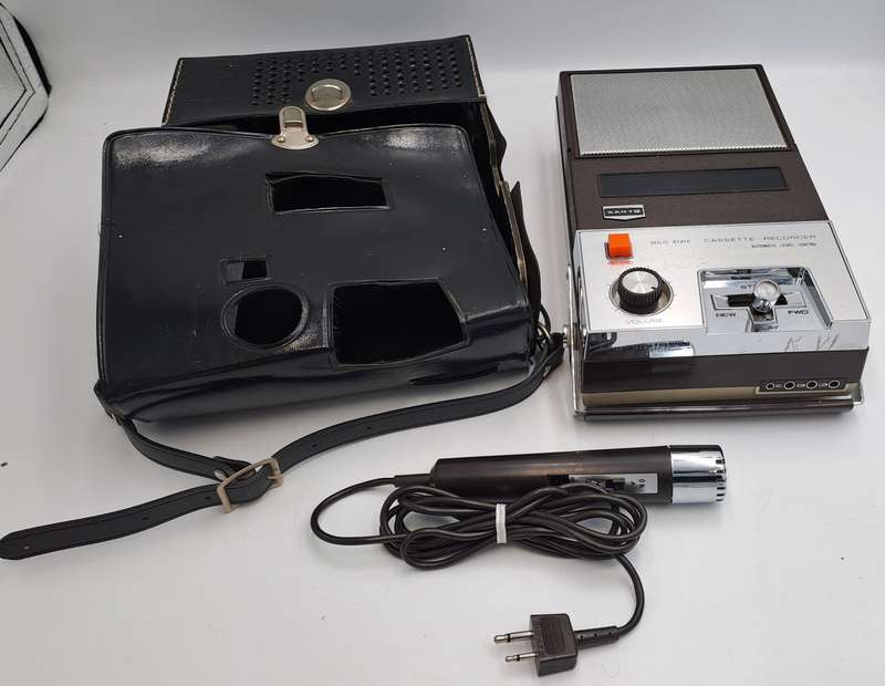 Vintage Sanyo Cassette Recorder Model M-138 with Mic & Leather Cover-Very Good Condition