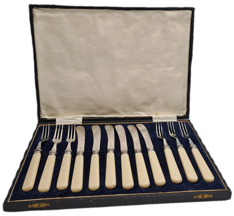 Antique / Vintage 12pc Knife And Fork Cutlery Set EPNS Silver Plated-Boxed -England