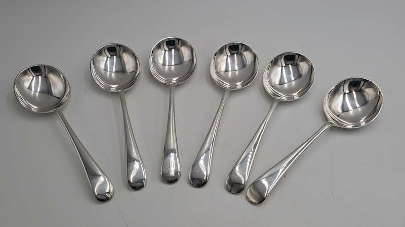 6 Vintage EPNS Super A1 90 Silverplated Soup Spoons -Boxed Sheffield England.
