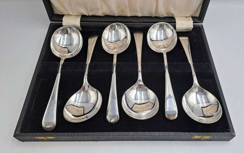 6 Vintage EPNS Super A1 90 Silverplated Soup Spoons -Boxed Sheffield England.