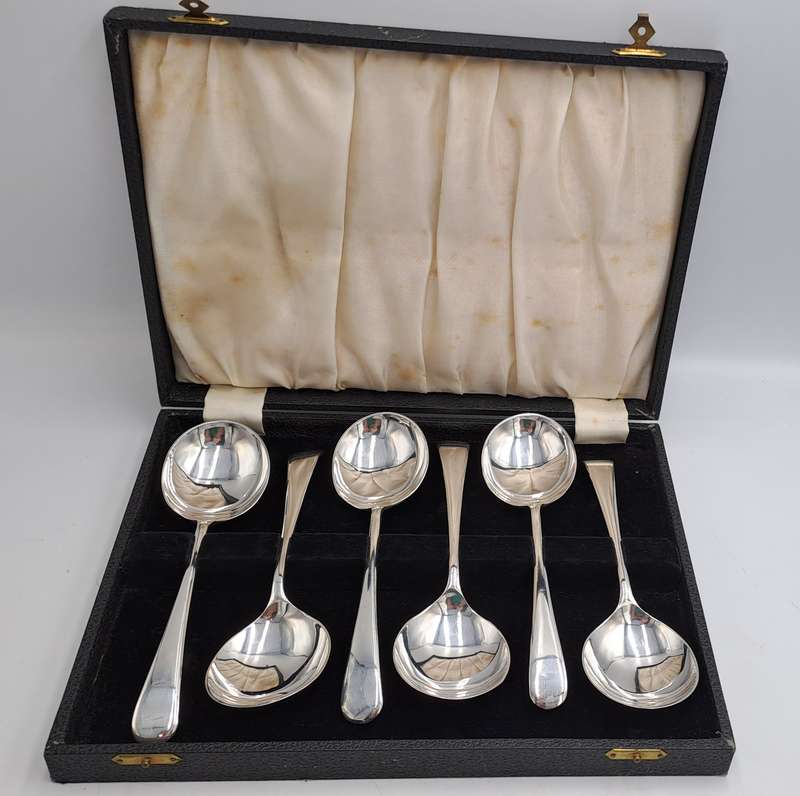 6 Vintage EPNS Super A1 90 Silverplated Soup Spoons -Boxed Sheffield England.