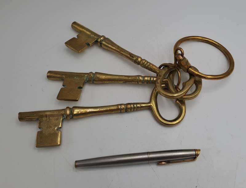 Home Décor Vintage 1060's Large Solid Brass Skeleton Keys with Keyring