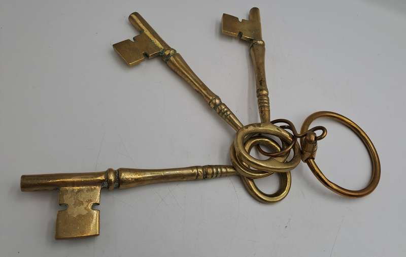 Home Décor Vintage 1060's Large Solid Brass Skeleton Keys with Keyring