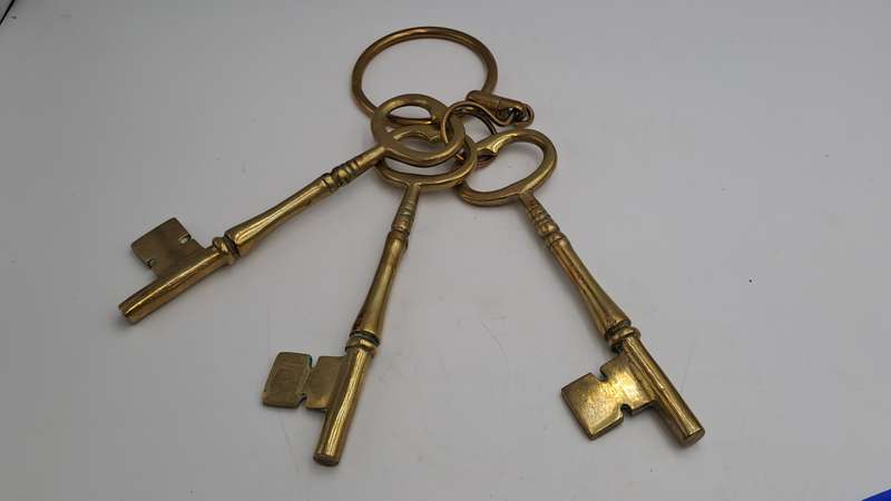 Home Décor Vintage 1060's Large Solid Brass Skeleton Keys with Keyring