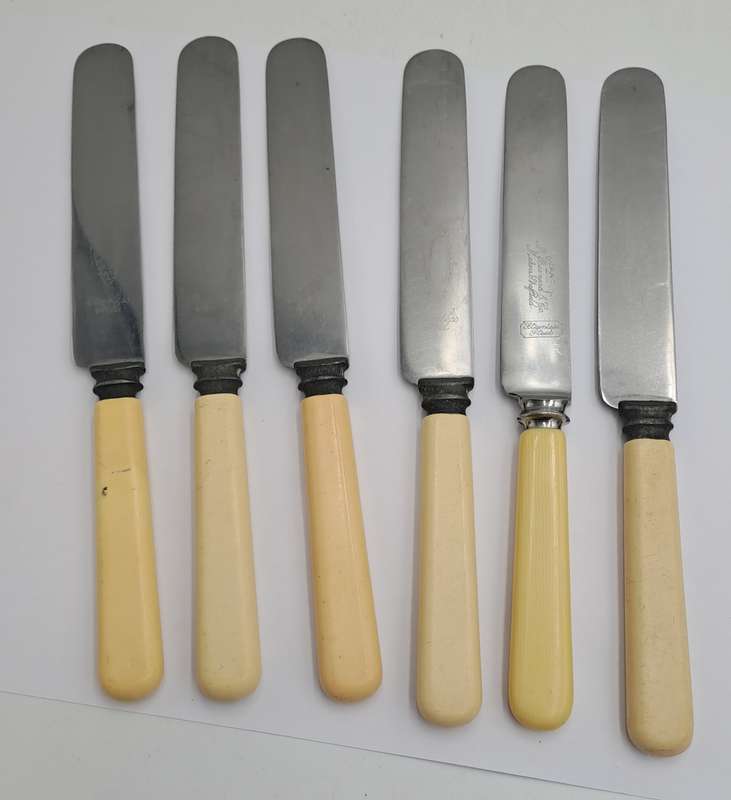 6 Antique / Vintage Butter Knifes Warrented Sheffield -England 21cm