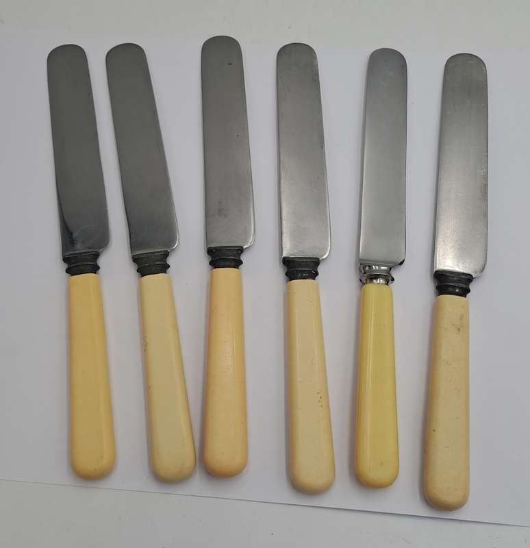 6 Antique / Vintage Butter Knifes Warrented Sheffield -England 21cm
