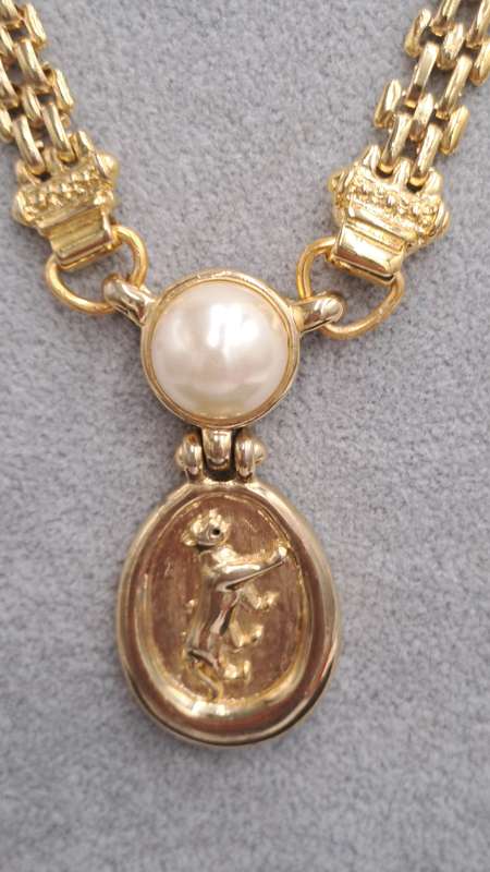 Gold Tone NECKLACE  with Pendant 46cm