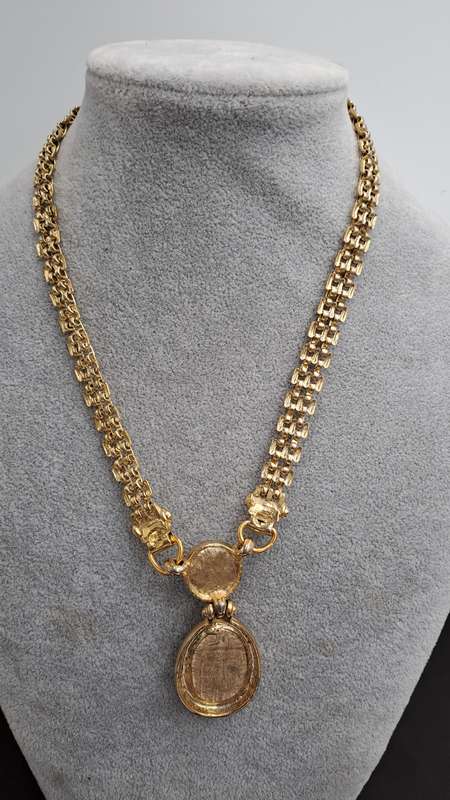 Gold Tone NECKLACE  with Pendant 46cm