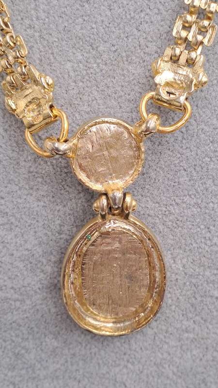 Gold Tone NECKLACE  with Pendant 46cm