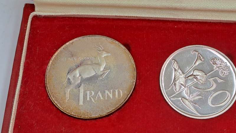 South Africa Munt 1980 Proof Set in Long Proof Box -SILVER .800 one Rand