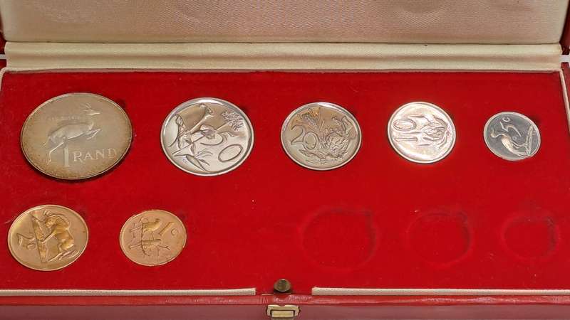South Africa Munt 1980 Proof Set in Long Proof Box -SILVER .800 one Rand