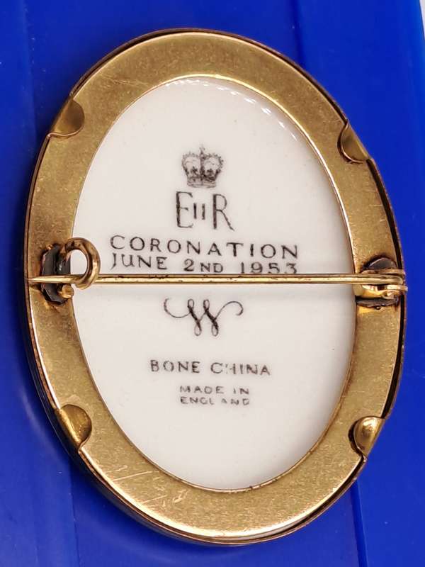 Vintage Rare 1953 Porcelain Coronation Brooch Queen Elizabeth II Royal Worcester England
