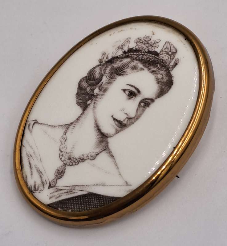 Vintage Rare 1953 Porcelain Coronation Brooch Queen Elizabeth II Royal Worcester England