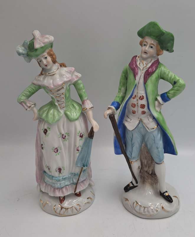 Vintage 1940's Hand Painted Porcelain Colonial Couple Salt & Pepper Shakers -Occupied Japan