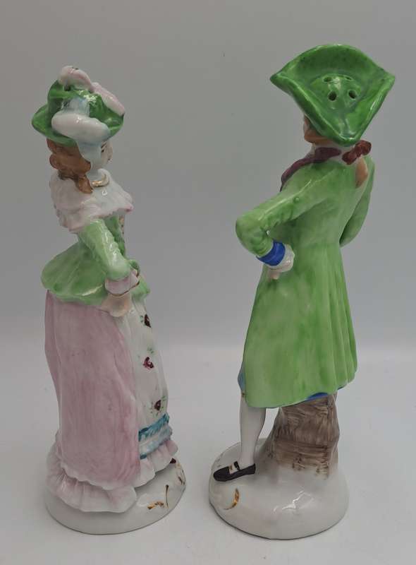 Vintage 1940's Hand Painted Porcelain Colonial Couple Salt & Pepper Shakers -Occupied Japan