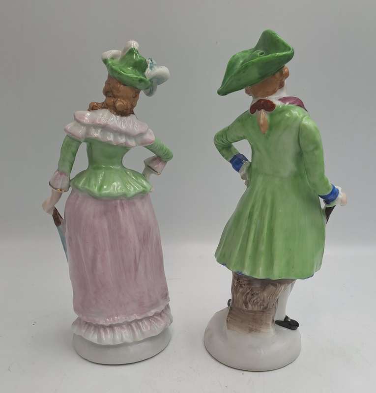 Vintage 1940's Hand Painted Porcelain Colonial Couple Salt & Pepper Shakers -Occupied Japan