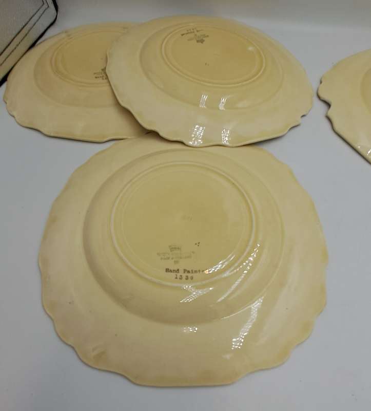 4 Vintage 1930's Myott Son & Co Ltd Cream Plates 22,3cm - Pattern 1338 -England (Chipped)
