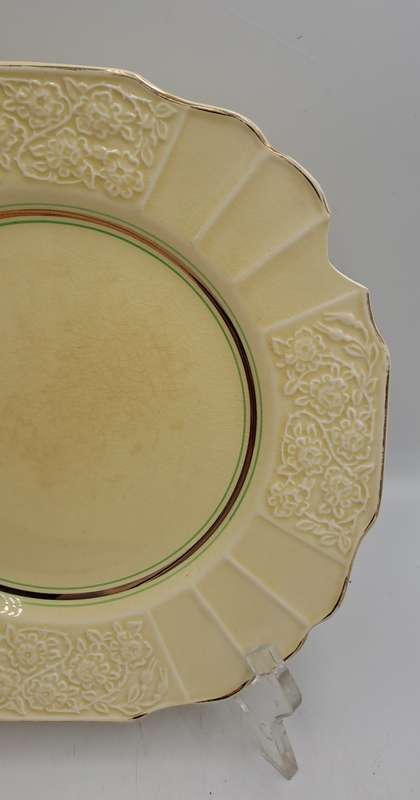 4 Vintage 1930's Myott Son & Co Ltd Cream Plates 22,3cm - Pattern 1338 -England (Chipped)