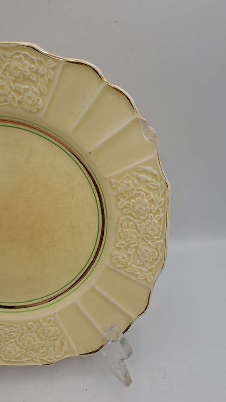 4 Vintage 1930's Myott Son & Co Ltd Cream Plates 22,3cm - Pattern 1338 -England (Chipped)