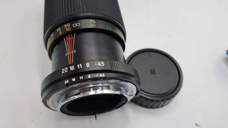 Pre-owned Makinon MC Zoom F70-200m 14,5  - 55mm Auto Focus Lens with bag and caps